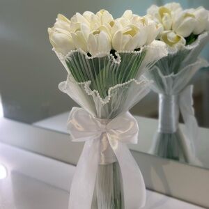 Elegant White Tulip Bouquet